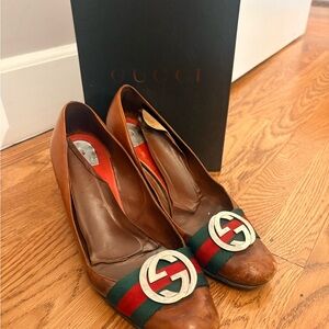 GUCCI Brown Leather Pumps Classic Ribbon & Silver Hardware